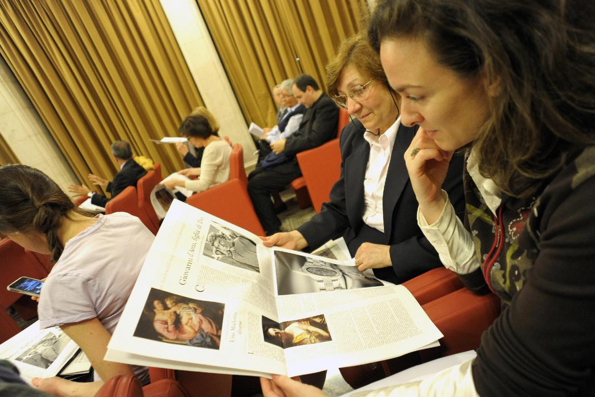 Donne Chiesa Mondo, revista mensual del Vaticano dedicada a las mujeres, REUTERS