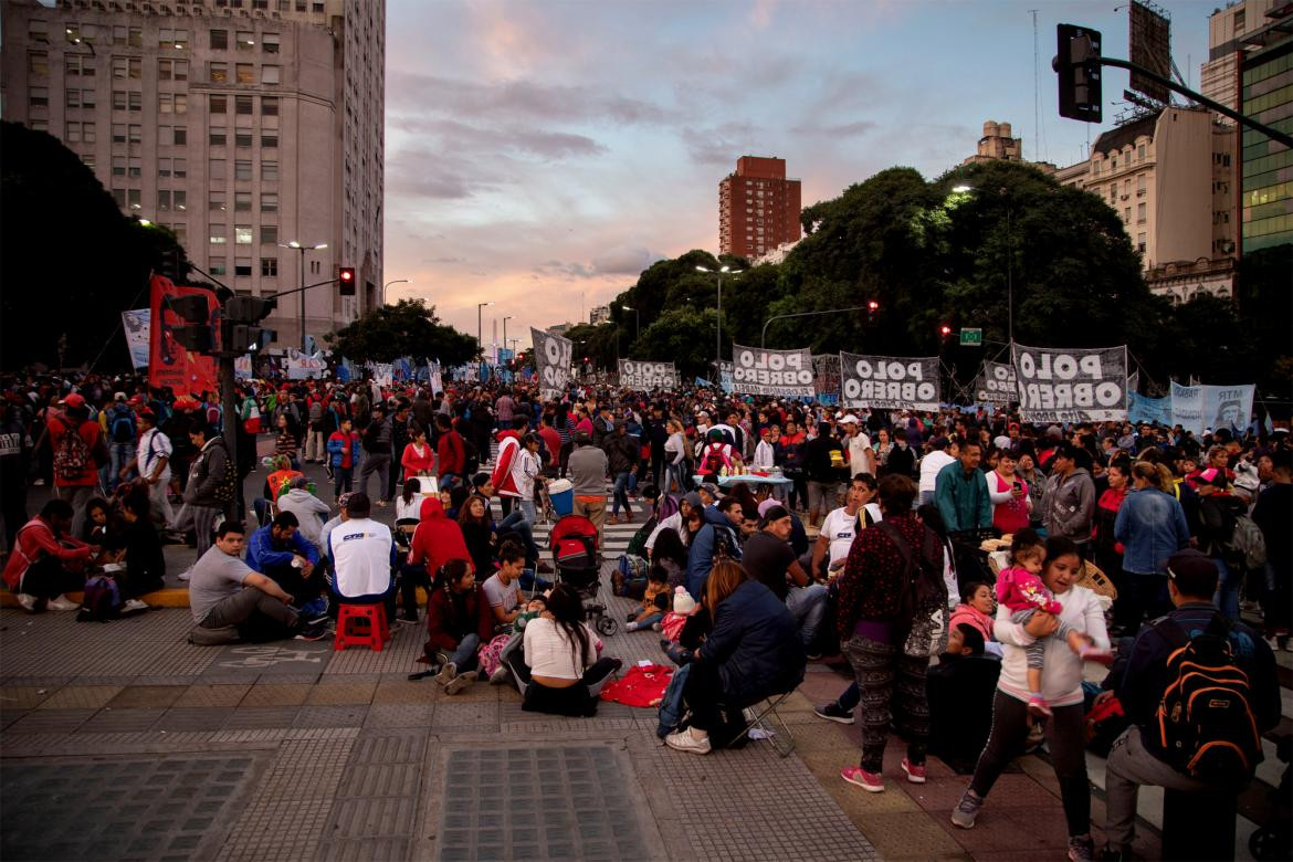 Marcha de gremios y pymes contra la política económica del Gobierno, Desarrollo Social, NA	