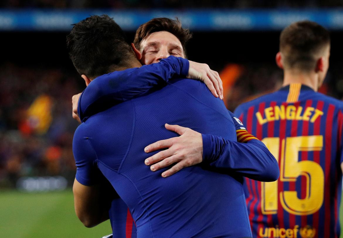 Festejo de Luis Suárez y Messi en la victoria del Barcelona ante Atlético Madrid (Reuters)