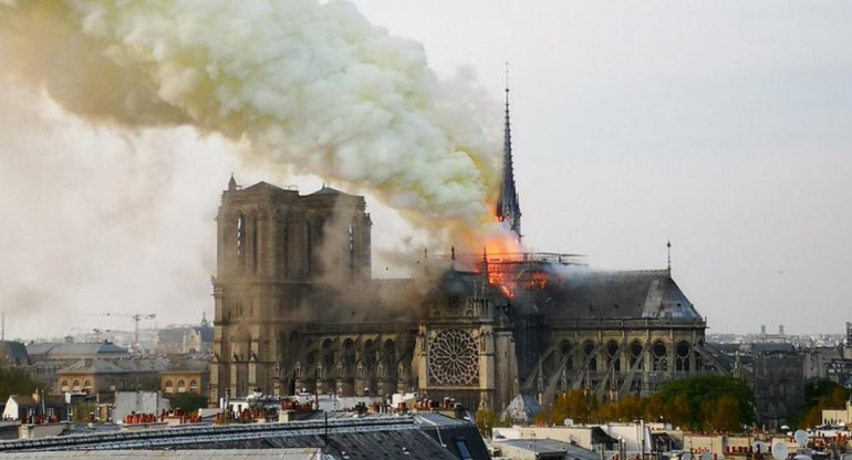 Incendio en Notre Dame: así quedó la catedral por dentro | Canal 26