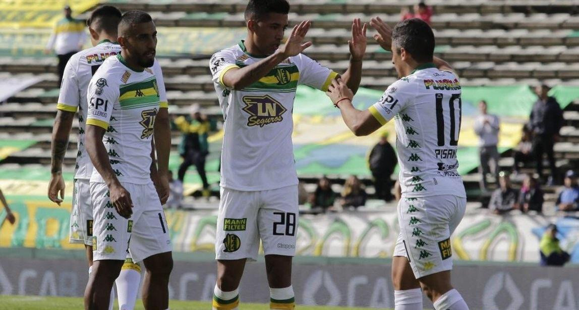 Festejo de Aldosivi en Copa Superliga