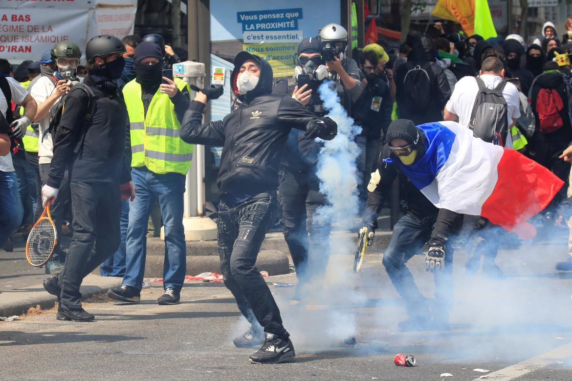 Incidentes en manifestación de Chalecos amarillos y Black Blocks en Paris (Reuters)