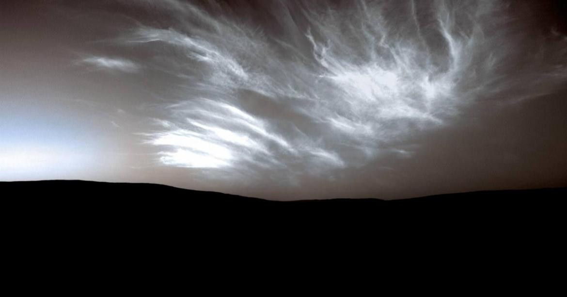 Así se ven las impactanctes nubes en el cielo de Marte