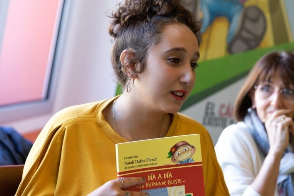 Celeste Iannelli, la youtuber que contó su leucemia, presenta libro con ayuda para otros