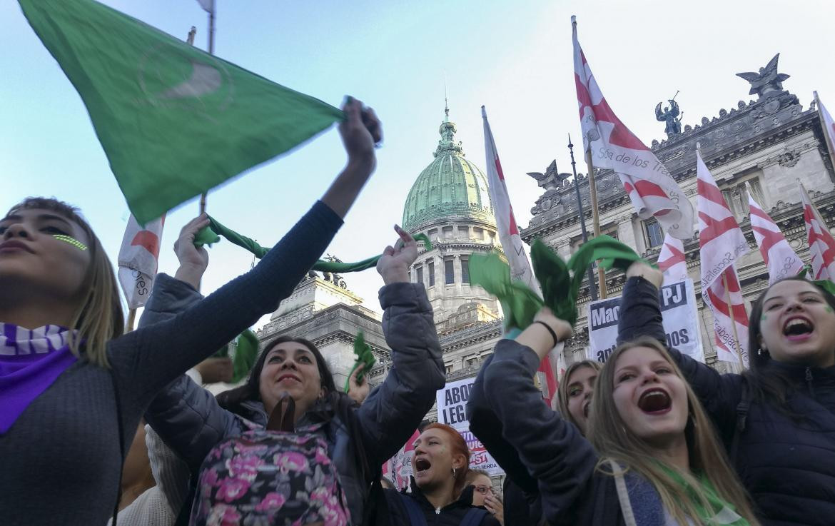 Pañuelazos y marchas a favor de proyecto de legalización del aborto, Congreso, NA