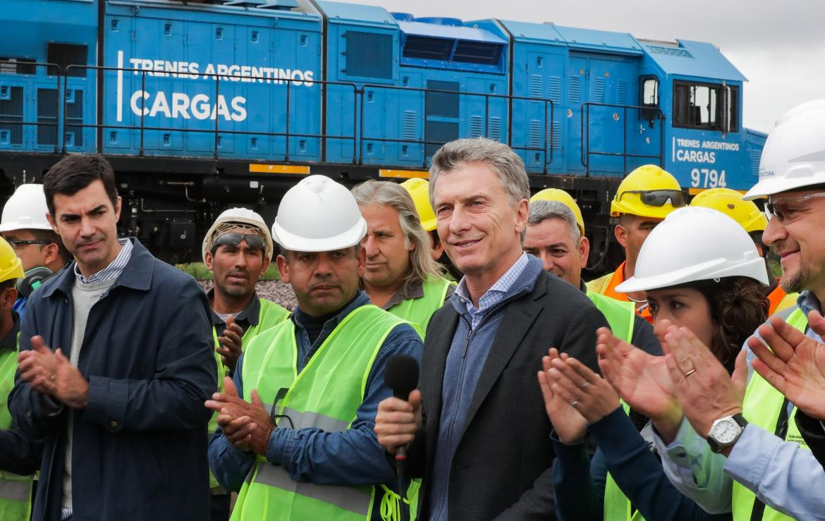 Mauricio Macri encabezó el acto de inauguración de los primeros 700 kilómetros de vías renovadas del Belgrano Cargas. NA