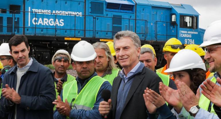 Mauricio Macri encabezó el acto de inauguración de los primeros 700 kilómetros de vías renovadas del Belgrano Cargas. NA