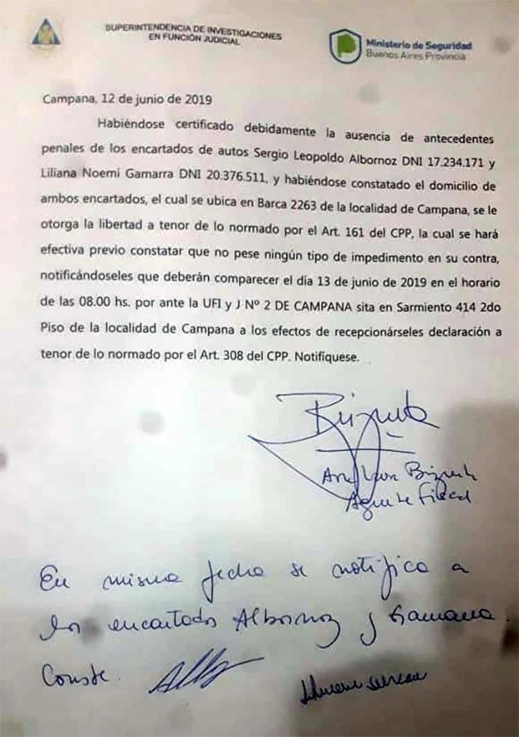 Hombre y mujer detenidos a bordo de dos autos con pedido de secuestro y armas	