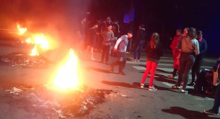 Masivo apagón en La Plata, vecinos indignados