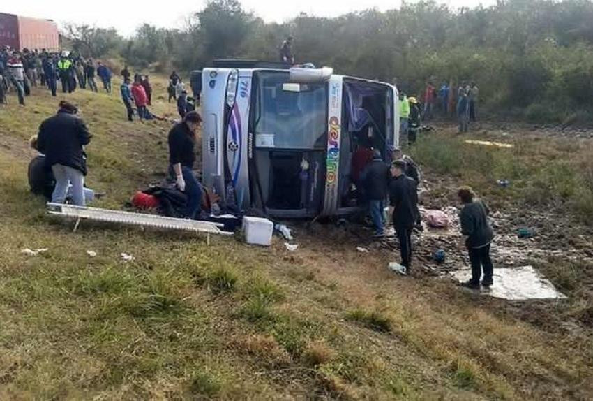 Accidente fatal de micro con jubilados en Tucumán