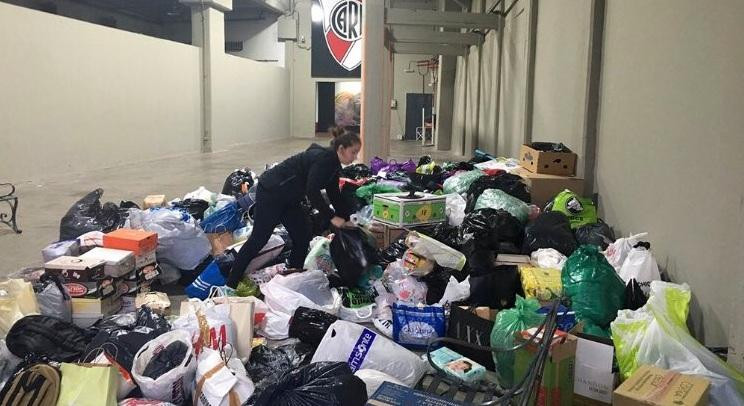 Donaciones para gente en situación de calle en estadio Monumental