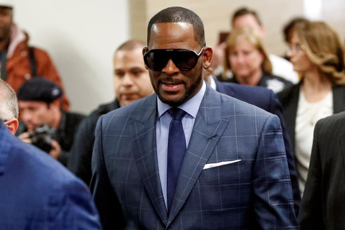 R. Kelly, cantante, arrestado por abuso sexual de menores, REUTERS