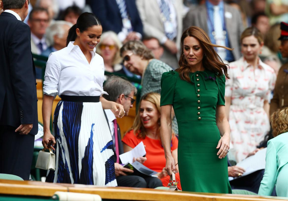 Meghan Markle y Kate Middleton juntas en la final femenina de Wimbledon, Reuters
