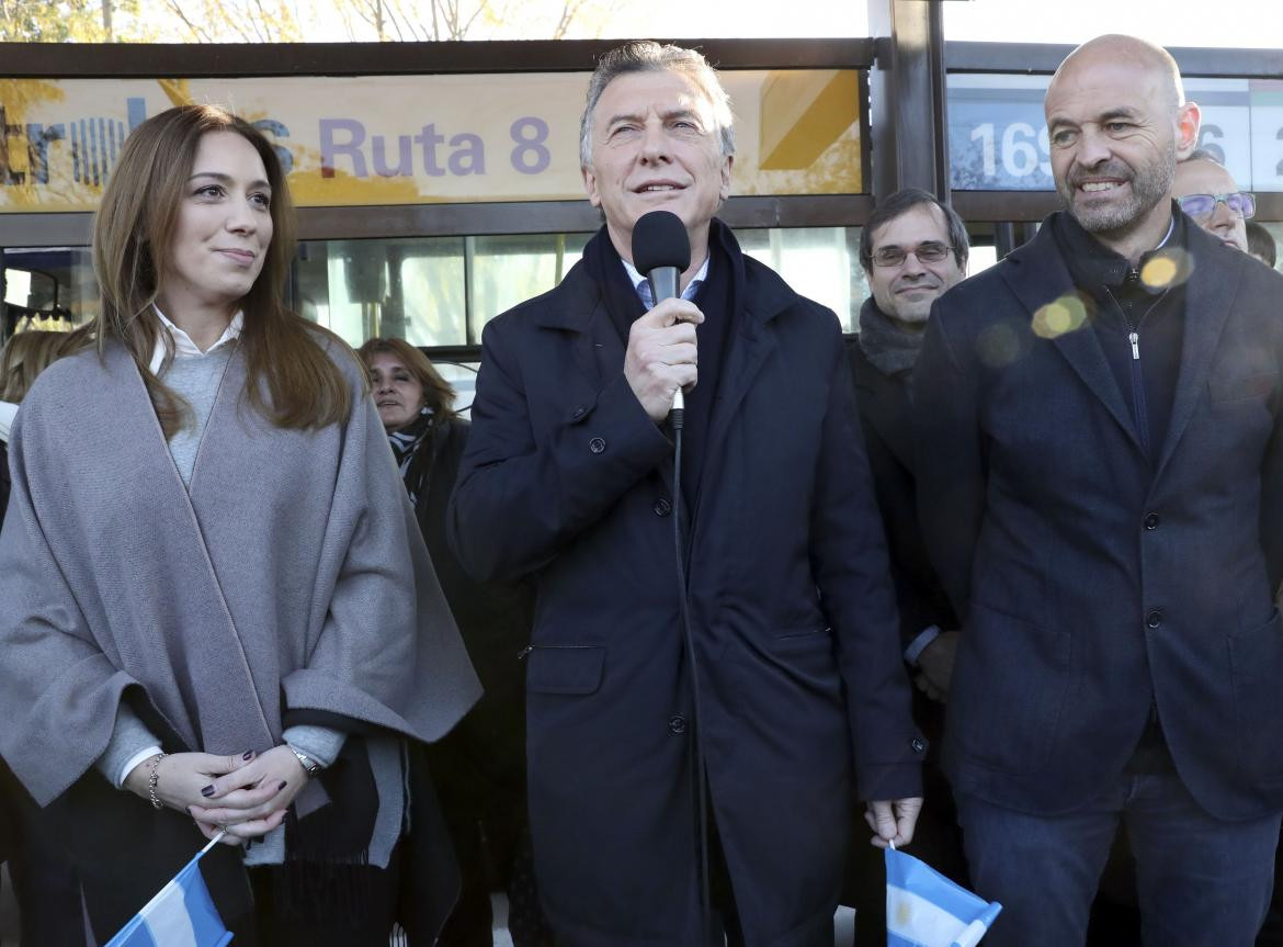 Mauricio Macri, María Eugenia Vidal y Guillermo Dietrich en inauguración de Metrobus San Martín (Agencia NA)