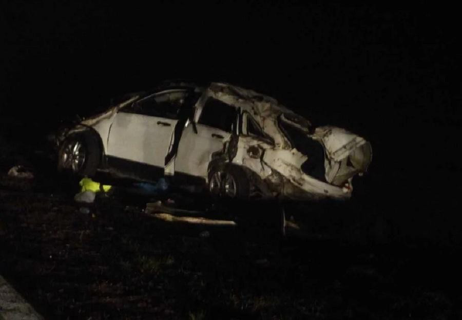 Volcó camioneta en la que viajaba 