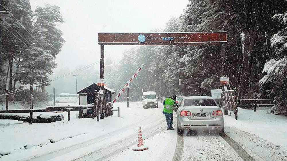 Temporal de nieve en Villa La Angostura	