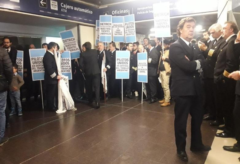 Protesta de pilotos en Aeroparque