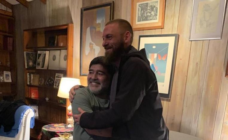 Diego Maradona y De Rossi, encuentro