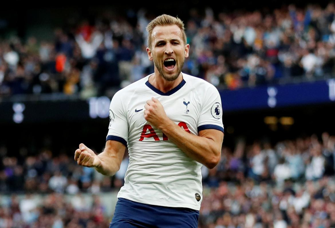 Festejo de Harry Kane para el Tottenham ante el Aston Villa, Premier League, REUTERS