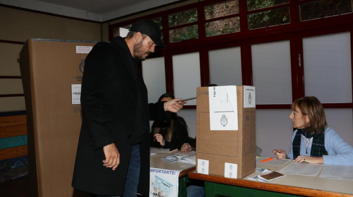 Marcelo Tinelli votando