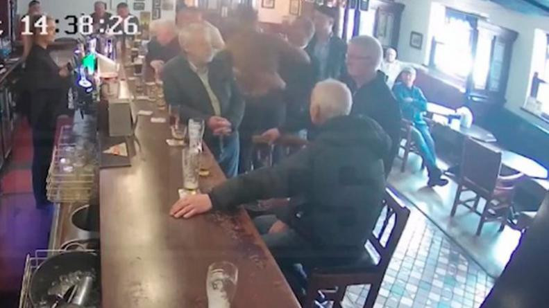 Agresión de Conor Mc Gregor en un bar de Dublin