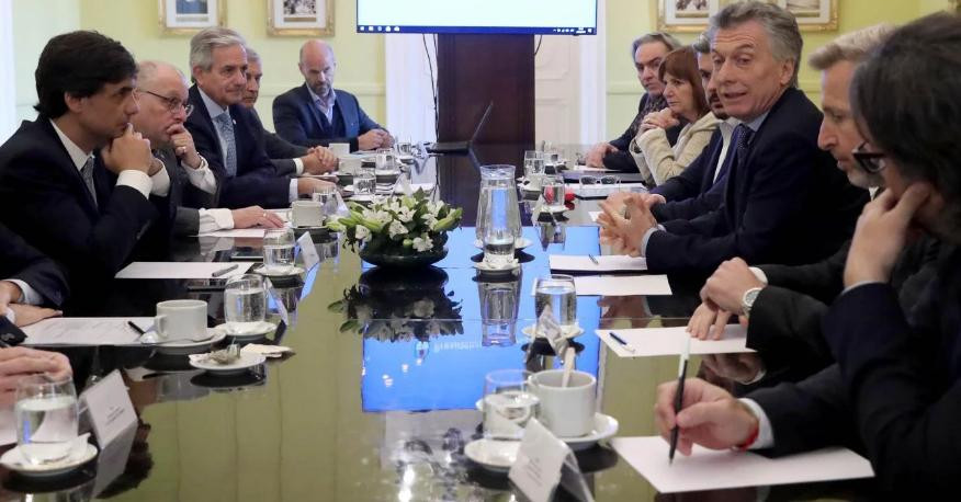 Reunión de Gabinete, Macri y Lacunza