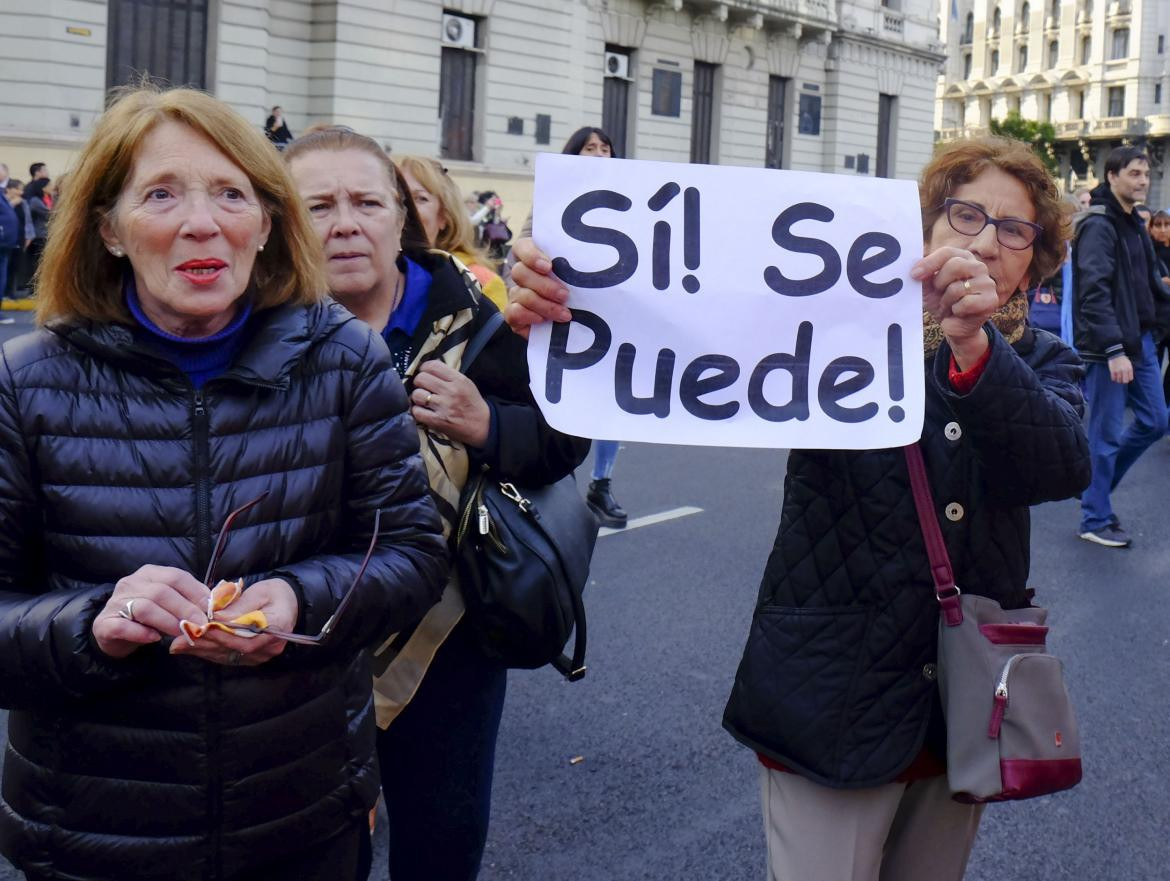 Marcha en apoyo al Gobierno, Plaza de Mayo, Agencia NA