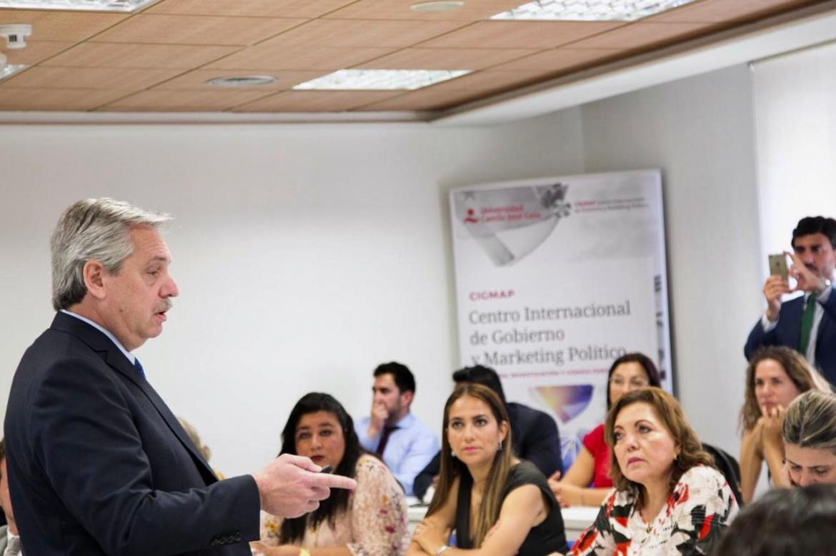 Alberto Fernández en la Universidad Camilo José Cela de Madrid, Frente de Todos