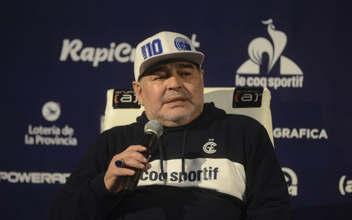 Diego Maradona, Gimnasia, Agencia NA