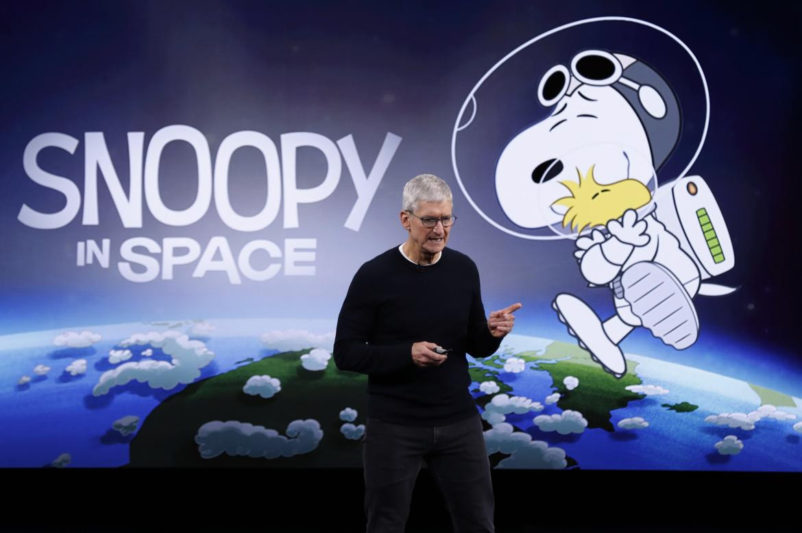 El CEO Tim Cook habla en el evento de Apple en su sede en Cupertino, REUTERS 