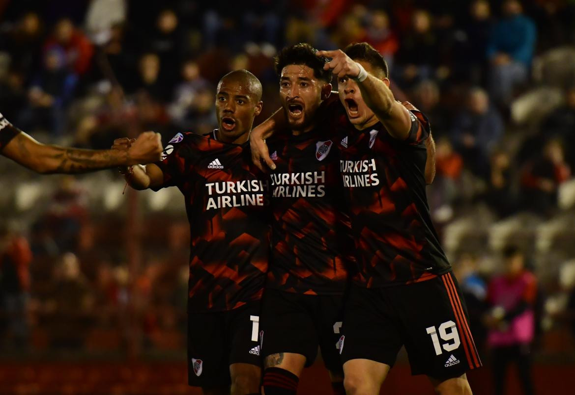 Superliga, Festejo de River ante Huracán