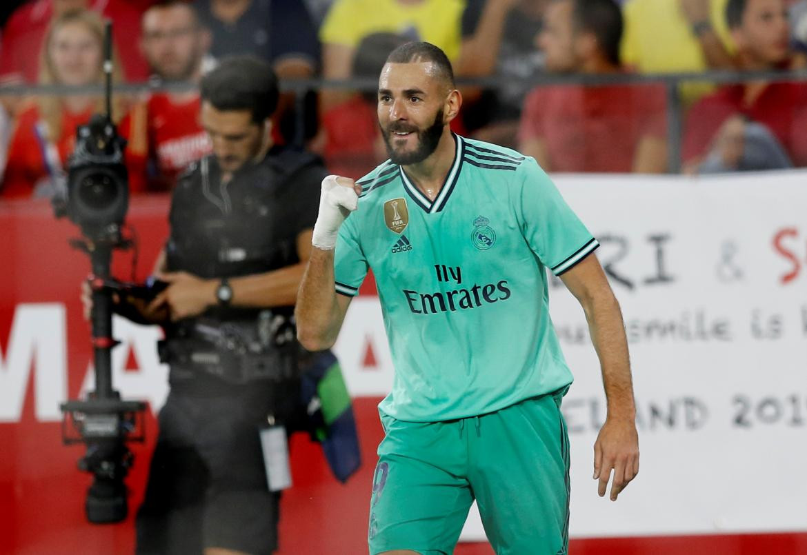 La Liga, Festejo de Benzema para el Real Madrid ante el Sevilla, REUTERS