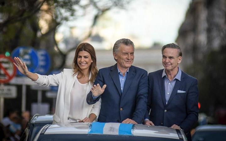 Juliana Awada, Mauricio Macri y Miguel Ángel Pichetto, 
