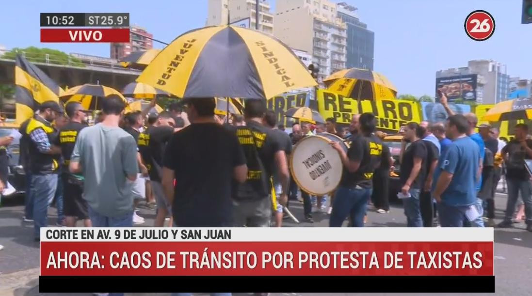 Protesta de taxista en la Ciudad, móvil Canal 26