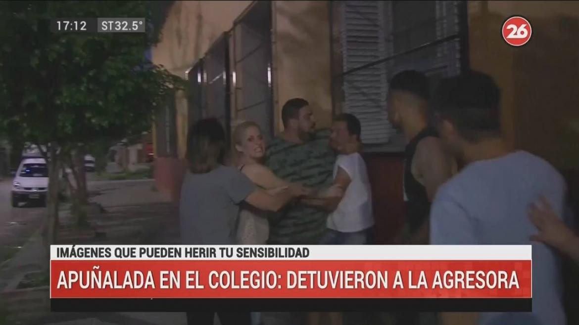 Pelea entre familiares de joven apuñalada y víctima de escuela de Lanús, CANAL 26