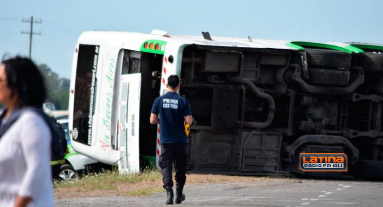 Tragedia en Ruta 2: accidente de micro en Lezama - Radio Latina