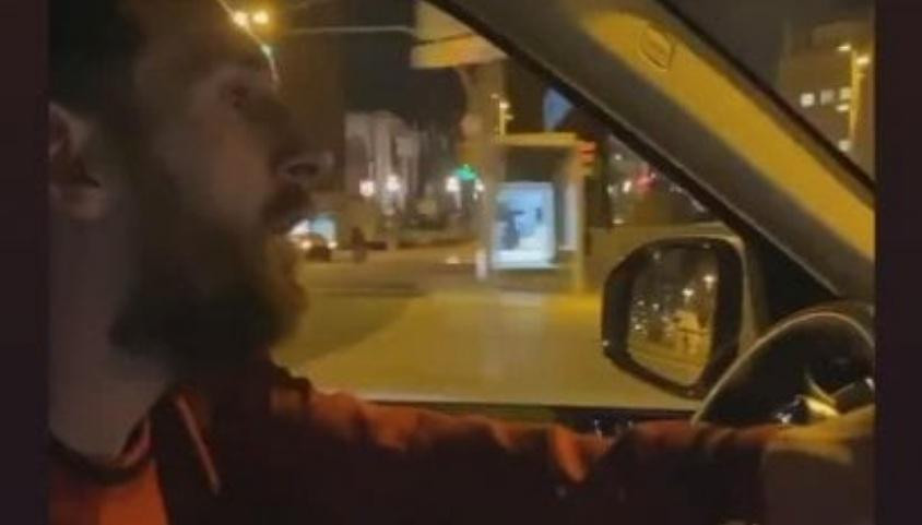 Messi y Antonela Roccuzzo, cantando al ritmo de Los Palmeras por las calles de Barcelona