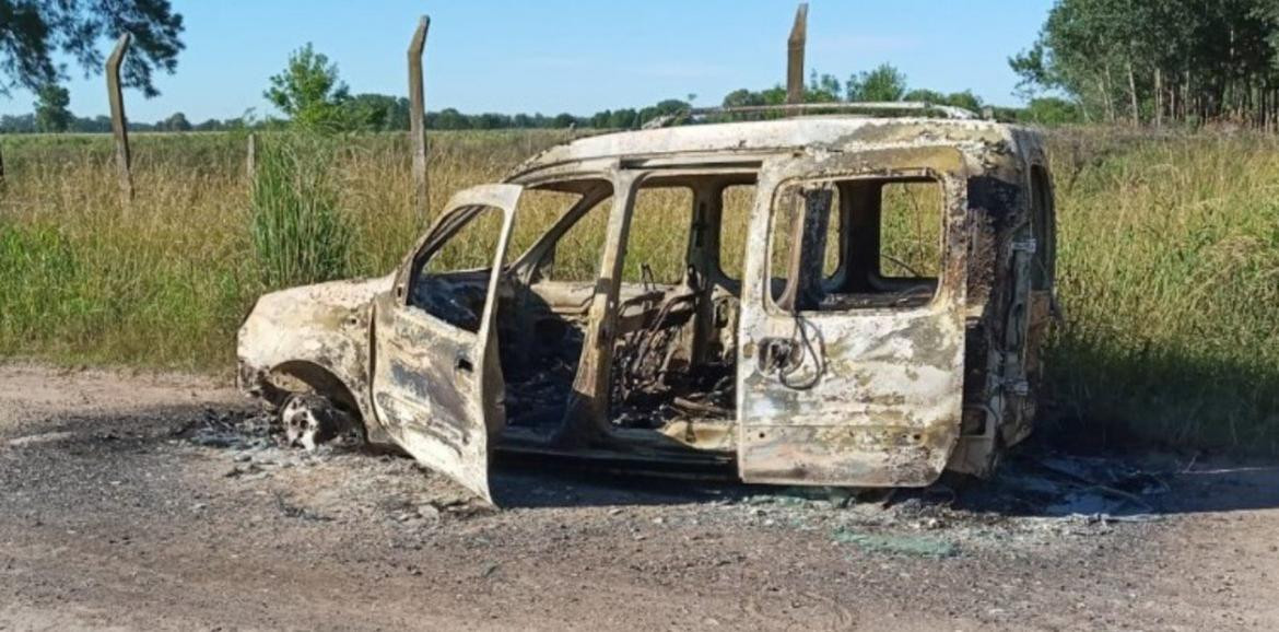 Auto donde encontraron calcinado a un cadáver, Cañuelas