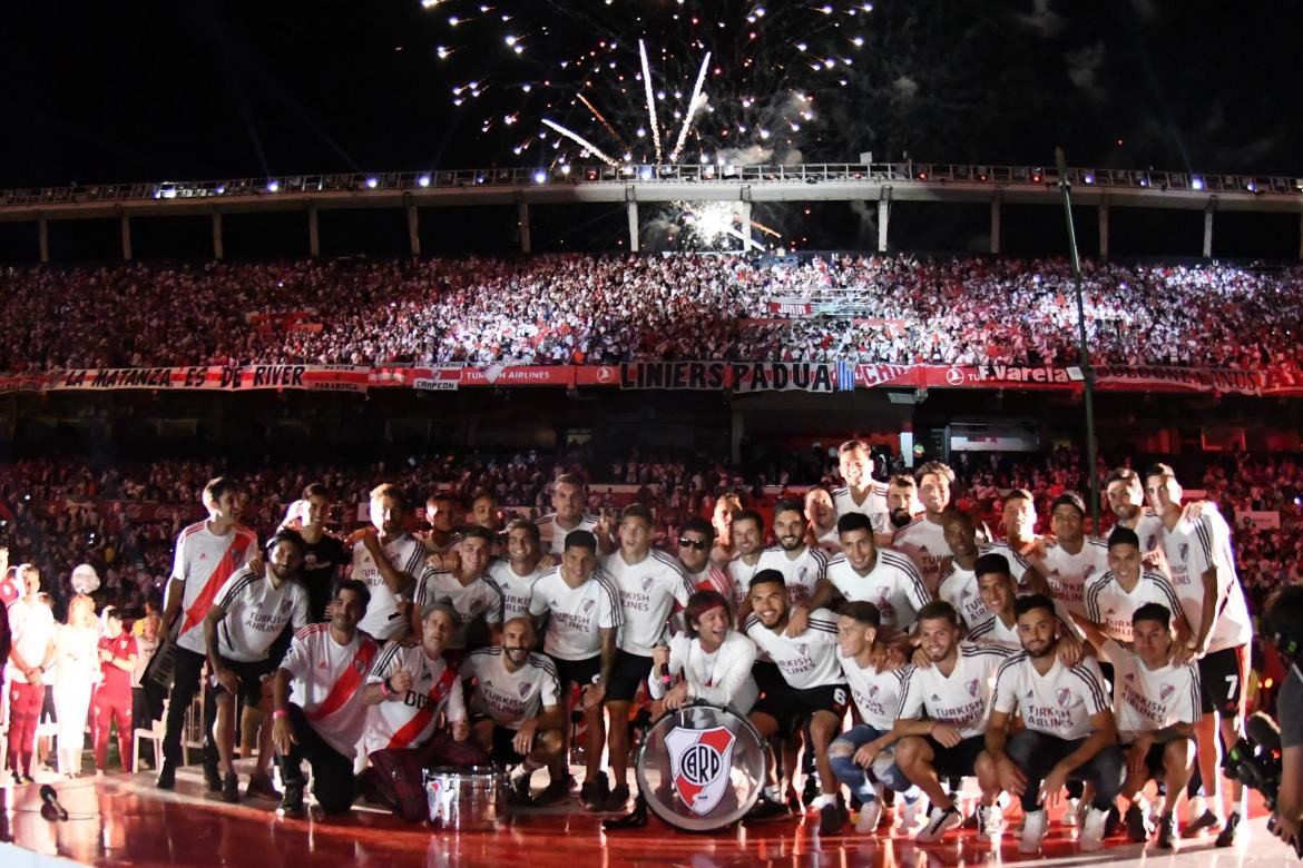 Fiesta en el Monumental, aniversario de River campeón