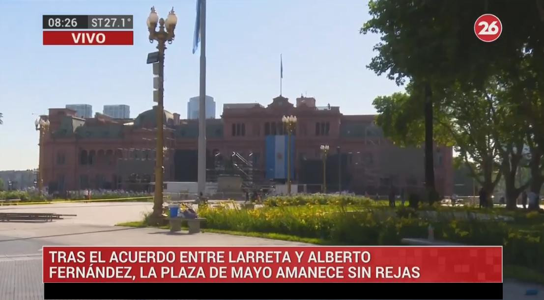 Quitaron rejas en Plaza de Mayo, móvil Canal 26