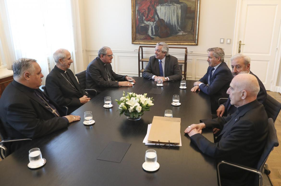 Alberto Fernández recibió esta mañana en la Casa Rosada a la cúpula de la Conferencia Episcopal Argentina, NA