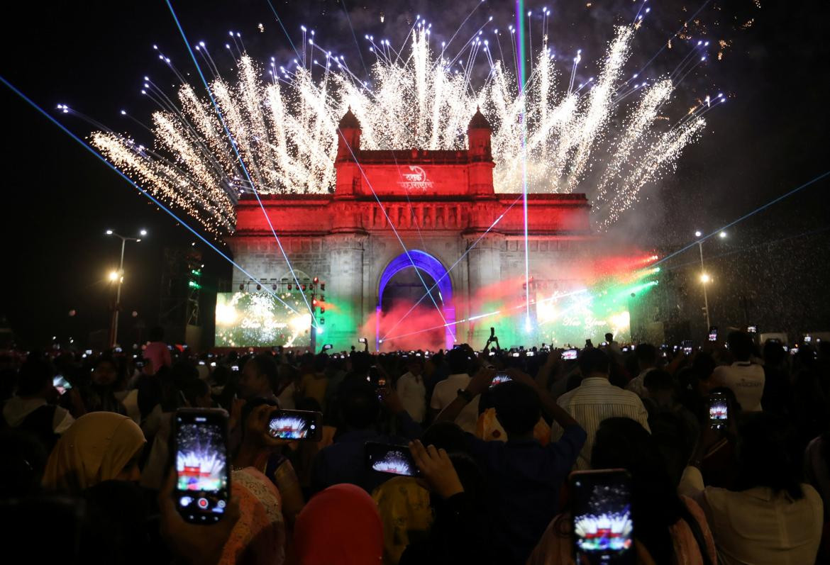Festejos por año nuevo, India, REUTERS	