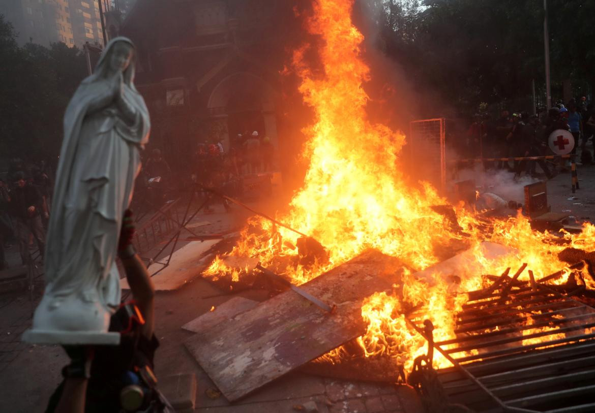 Incendio de una capilla en Chile, REUTERS