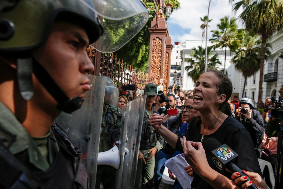 Incidentes frente al Parlamento de Venezuela, REUTERS
