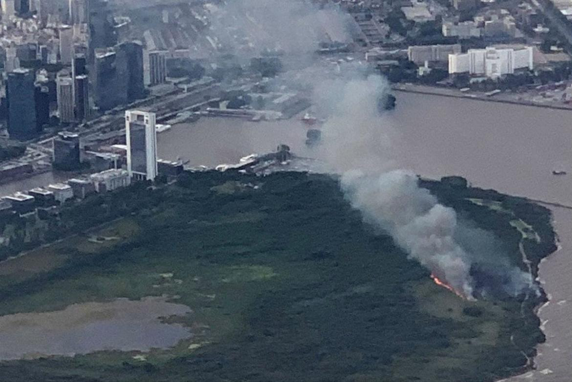 Puerto Madero, incendio en Reserva Ecológica, el humo cubrió cinco barrios, Twitter