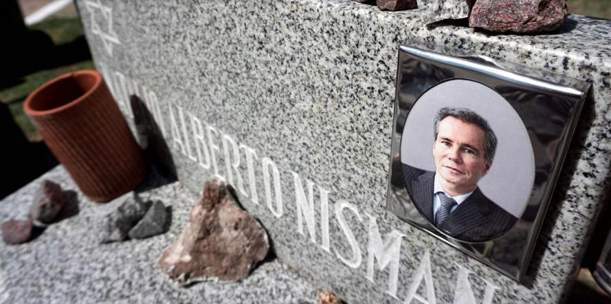 La tumba de Alberto Nisman en el cementerio de La Tablada.