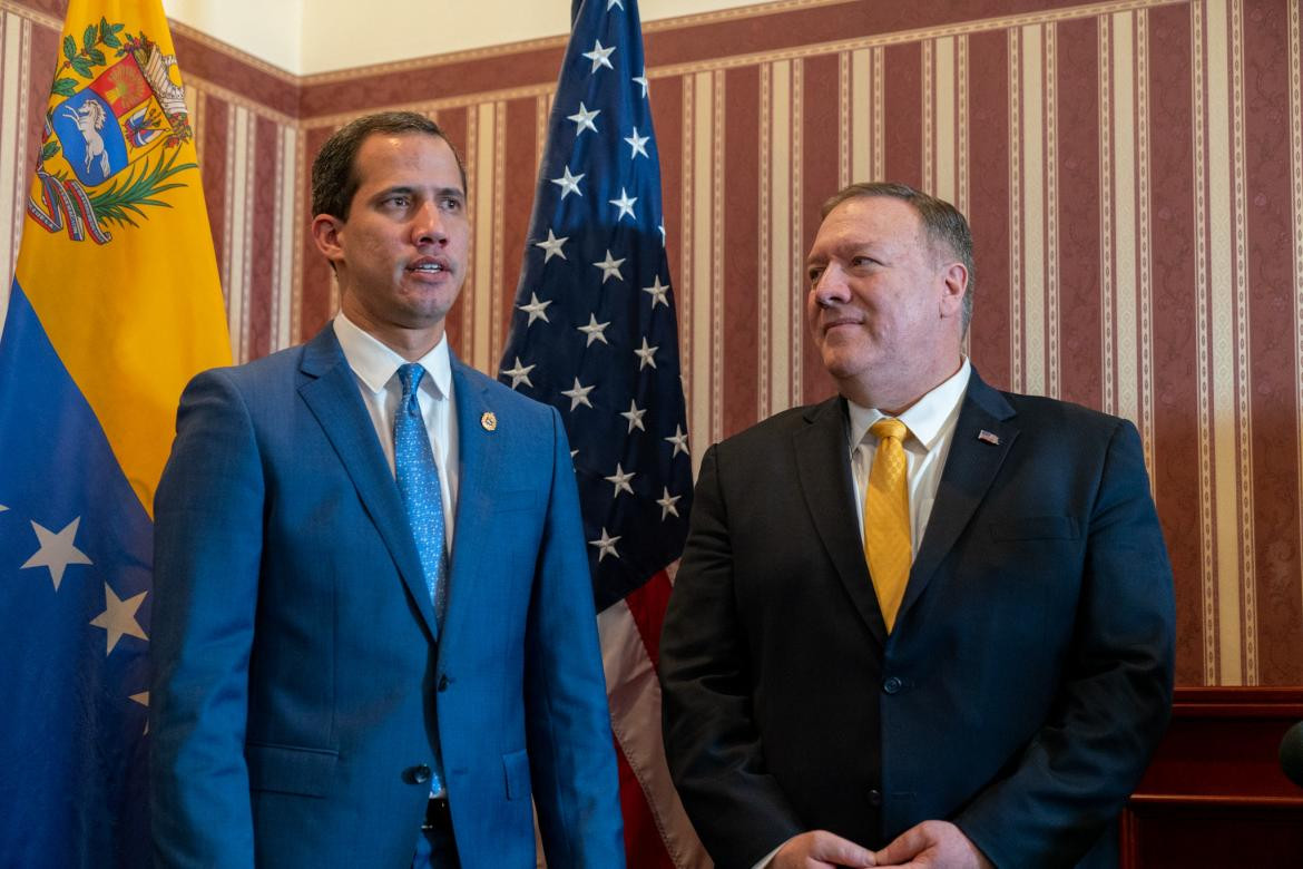 Juan Guaido y Mike Pompeo