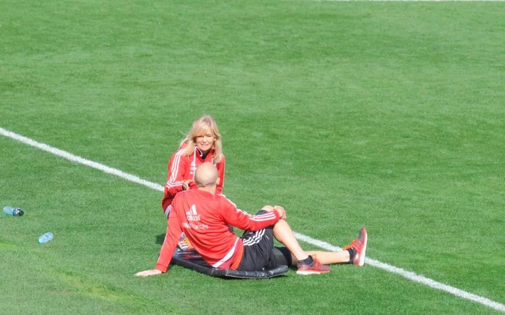 Sandra Rossi con el plantel de River Plate