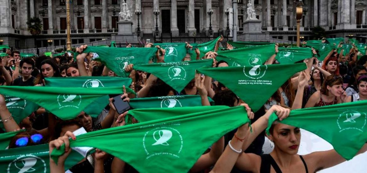 Pañuelazo por aborto frente al Congreso