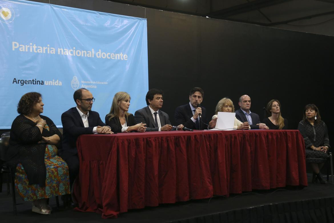 Nicolás Trotta y gremios docentes en Paritaria Nacional Docente, AGENCIA NA